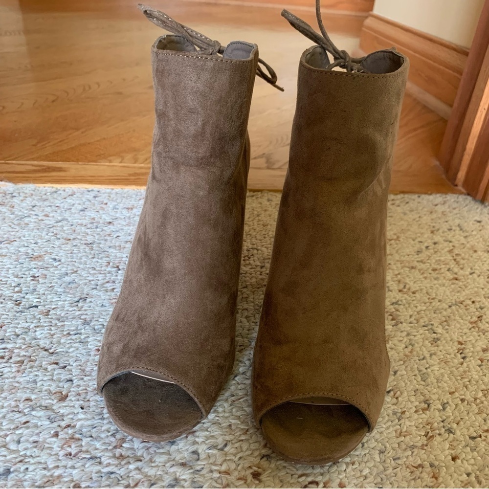 JustFab Brown Suede Open Toe Booties. Women’s 7. Fall, Wedge, Sexy Heels - Picture 2 of 4